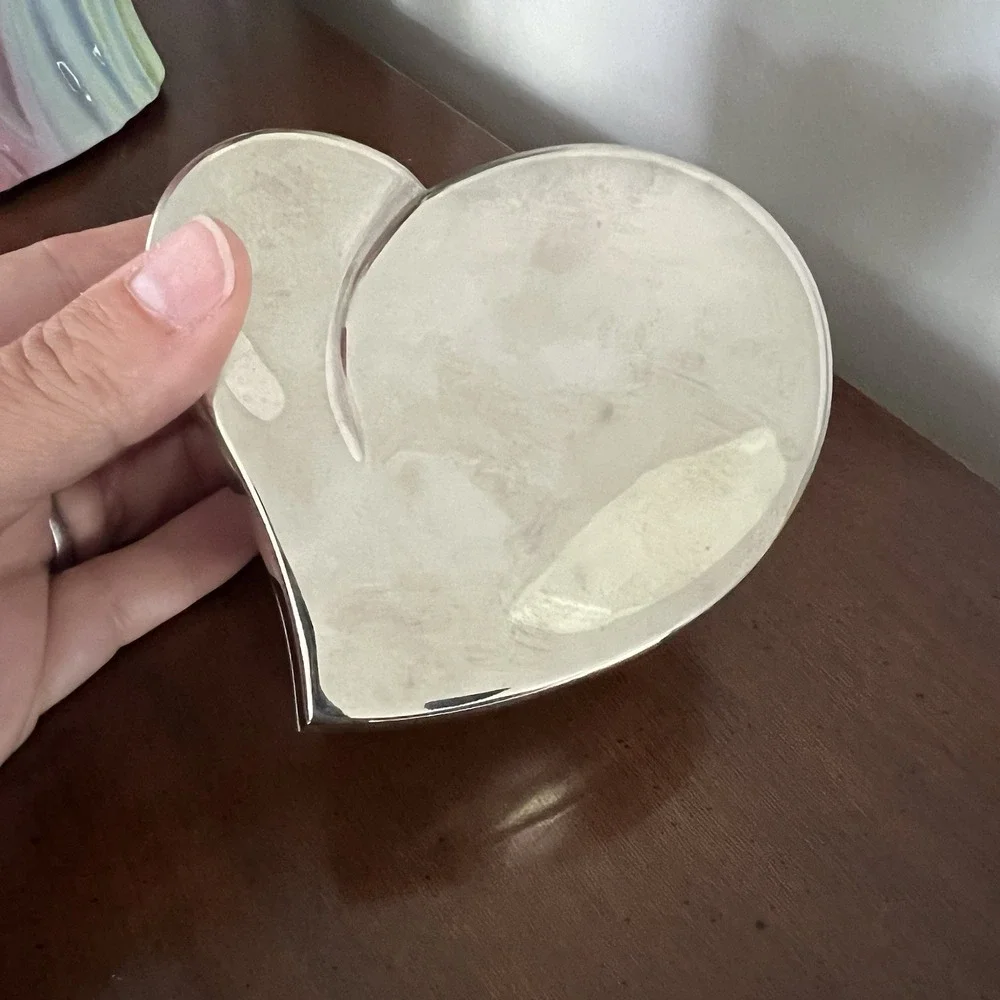 Vintage Chrome, Metal, Silvertone Heart-Shaped Jewelry‎ Trinket Box Lovely